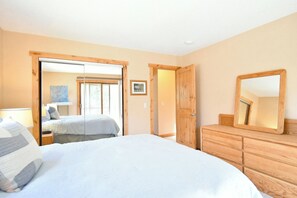 3 bedrooms, free WiFi, bed sheets