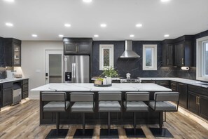 House, Multiple Beds, Pool Access, Mountain View (Van Kirk Cove) | Private kitchen | Fridge, microwave, oven, stovetop