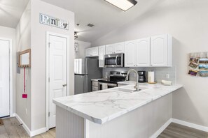 Condo, 1 King Bed with Sofa bed, Balcony, Golf View (Calm Waters Condo) | Private kitchen