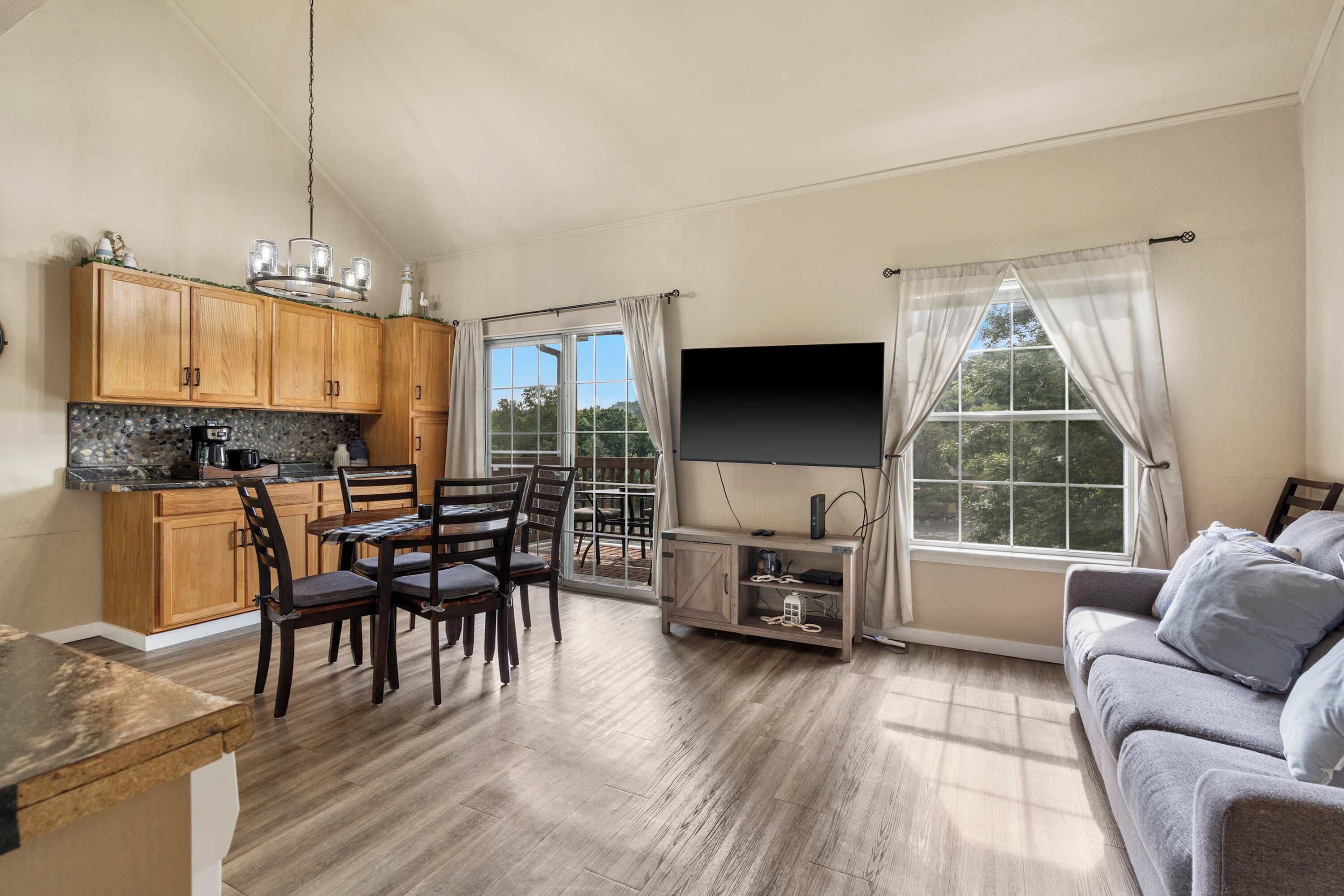 Condo, Multiple Beds, Balcony (Nautical Nest on Taneycomo) | Living area | 42-inch flat-screen TV with digital channels