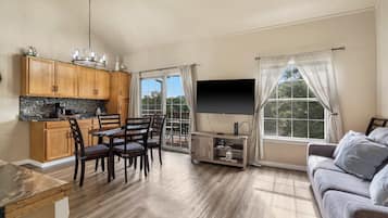 Condo, Multiple Beds, Balcony (Nautical Nest on Taneycomo) | Living area | 42-inch flat-screen TV with digital channels