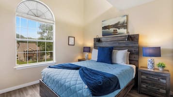 Condo, Multiple Beds, Balcony (Nautical Nest on Taneycomo) | 2 bedrooms, individually decorated, individually furnished