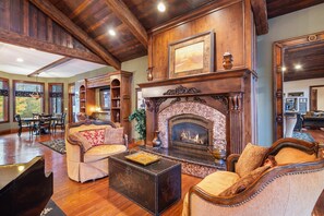 House, Multiple Beds, Balcony, Golf View (Lodge at Rock Canyon) | Interior - The Lodge at Rock Canyon (Branson)