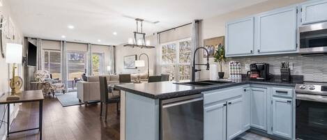 Condo, Multiple Beds, Patio, Golf View (Water's Edge & Golf) | Private kitchen | Fridge, microwave, oven, stovetop