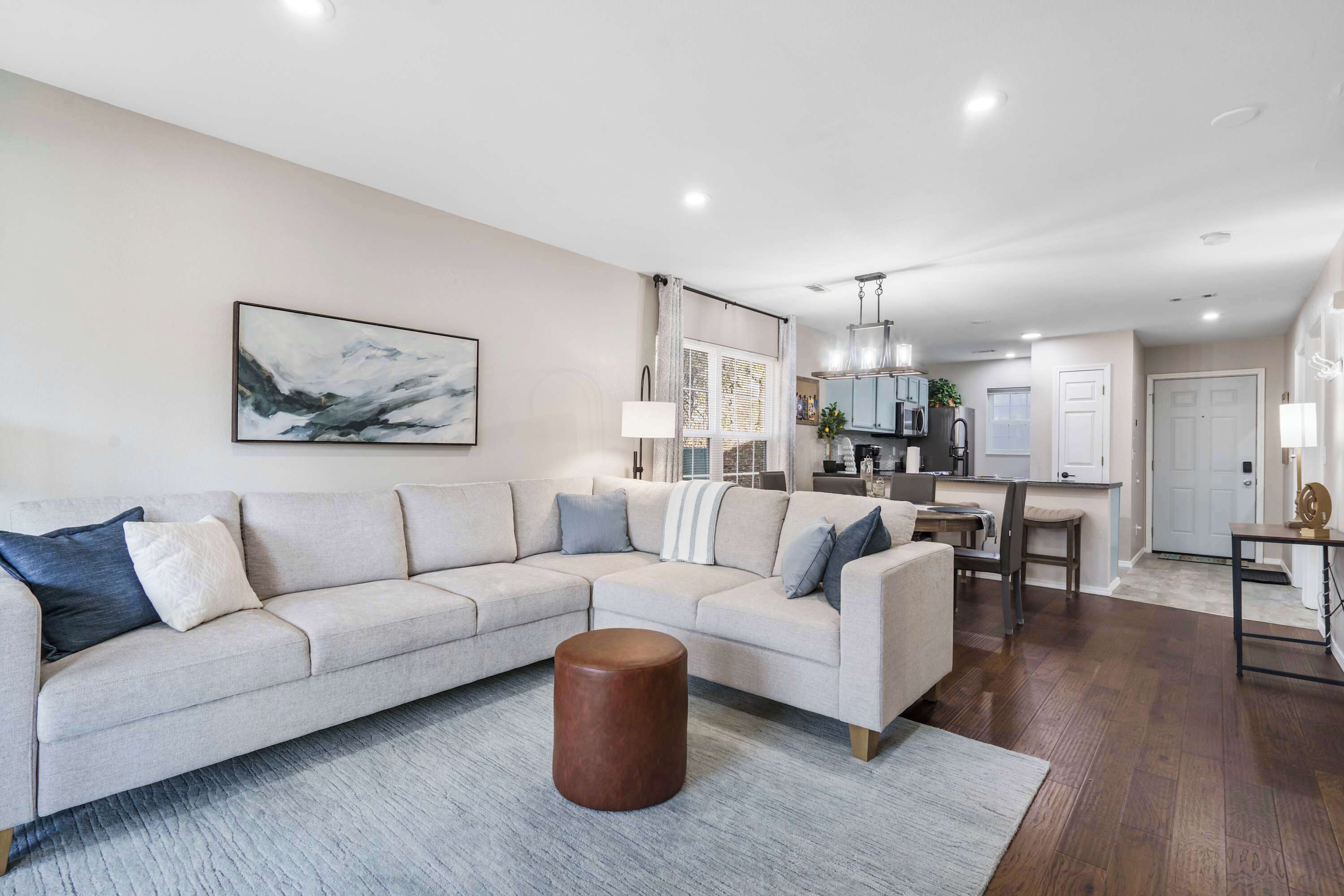 Condo, varias camas, patio, vista al campo de golf (Water's Edge & Golf) | Área de sala de estar | Televisión de pantalla plana de 42 pulgadas con canales digitales 