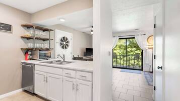 Condo, 1 Queen Bed, Balcony, Golf View (Royale Casa) | Private kitchen | Fridge, microwave, oven, stovetop