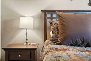Condo, Multiple Beds, Hot Tub (Whispering Water) | 3 bedrooms, individually decorated, individually furnished, bed sheets - Whispering Water @ Pointe Royale (Branson)