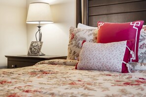 Condo, Multiple Beds, Balcony, Garden View (Branson Hills Getaway)