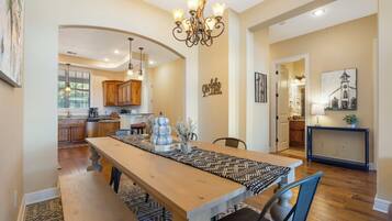 Condo, Multiple Beds, Patio, Mountain View (Luxury Penthouse) | Dining