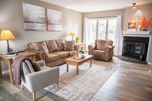 Condo, Multiple Beds, Patio (Lakescape at The Getaways) | Living area | 42-inch flat-screen TV with digital channels - Lakescape at The Getaways (Kimberling City)