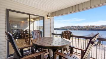 Tempat makan outdoor