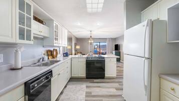 Condo, Multiple Beds, Patio, Pool View (Pointe Royale Retreat) | Private kitchen | Fridge, microwave, oven, stovetop