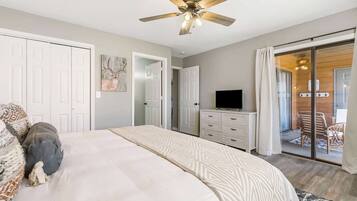 Condo, Multiple Beds, Patio, Pool View (Pointe Royale Retreat) | 2 bedrooms, bed sheets