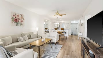 Condo, Multiple Beds, Patio, Golf View (Royal Ridge) | Living area