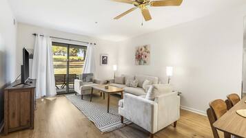 Condo, Multiple Beds, Patio, Golf View (Royal Ridge) | Living area