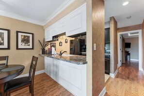 Condo, 1 King Bed with Sofa bed, Balcony, Golf View (Pointe Royale Getaway) | Dining