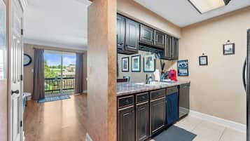 Condo, 1 King Bed with Sofa bed, Balcony, Golf View (Pointe Royale Getaway) | Interior