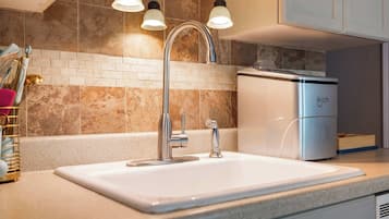 Condo, Multiple Beds, Balcony, Garden View (Scenic Spot Vacation Property) | Private kitchen | Fridge, microwave, oven, stovetop