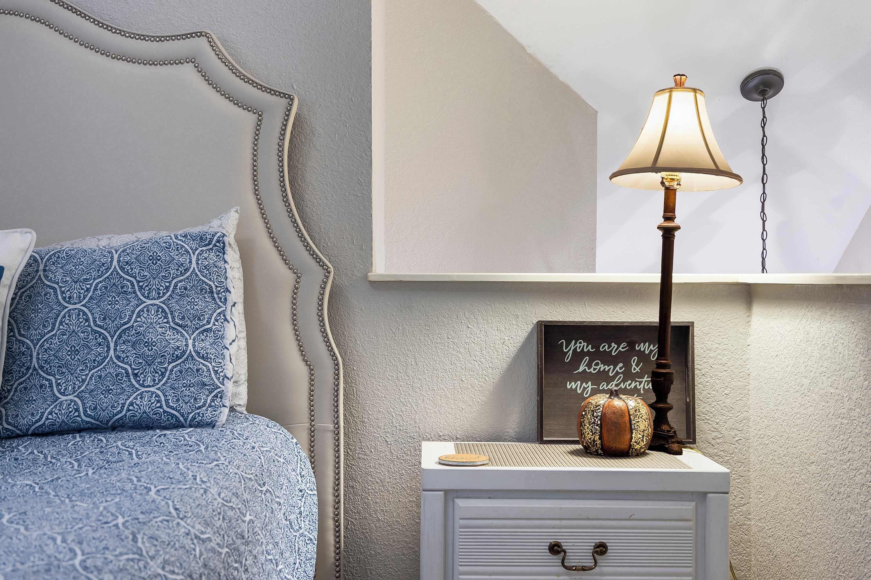 2 bedrooms, individually decorated, individually furnished, bed sheets