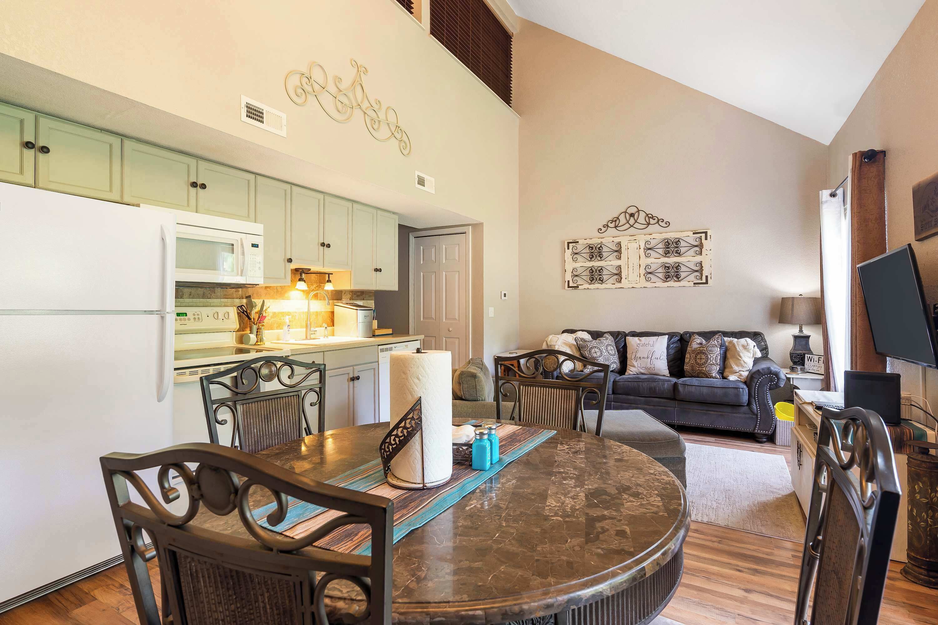 Condo, Multiple Beds, Balcony, Garden View (Scenic Spot Vacation Property) | Interior