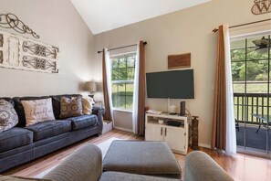 Condo, Multiple Beds, Balcony, Garden View (Scenic Spot Vacation Property) | Living area