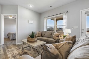 Condo, Multiple Beds, Balcony, Golf View (Top of the Ridge) | Living area | 42-inch flat-screen TV with digital channels - Top of the Ridge 3 BDR for 8! (Branson West)