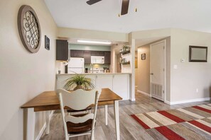 Appart'hôtel, 1 grand lit et 1 canapé-lit, balcon, vue golf (Greenside Retreat) | Cuisine privée