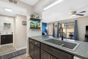 Condo, 1 Queen Bed with Sofa bed, Balcony, Golf View (Greenside Retreat) | Interior