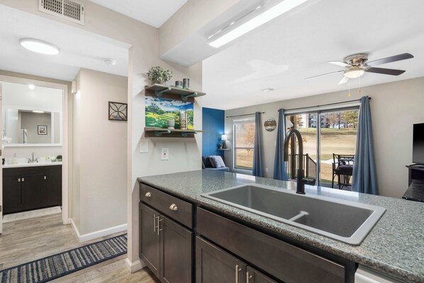 Condo, 1 Queen Bed with Sofa bed, Balcony, Golf View (Greenside Retreat) | Interior