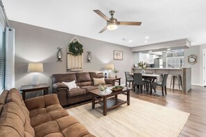 Condo, Multiple Beds, Balcony (Lakeside Bliss Retreat ) | Living area