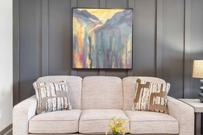 Condo, Multiple Beds, Balcony, Garden View (Earl Grey Escape ) | Living area