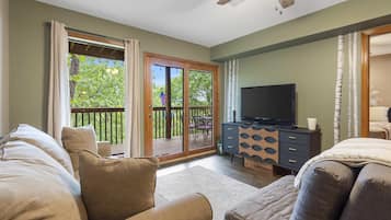 Condo, Multiple Beds, Balcony, Garden View (Vacay N Stay) | Living area | 42-inch flat-screen TV with digital channels