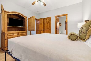 Cabin, Multiple Beds, Balcony, Mountain View (Kemper's Cabin in the Ozarks )