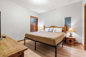 Cabin, Multiple Beds, Balcony, Mountain View (Kemper's Cabin in the Ozarks )