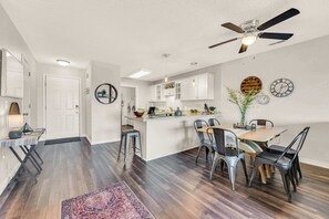 Condo, Multiple Beds, Balcony, Mountain View (Bright Stylish Condo w/ Balcony) | Dining - Bright Stylish Condo w/ Balcony (Branson)