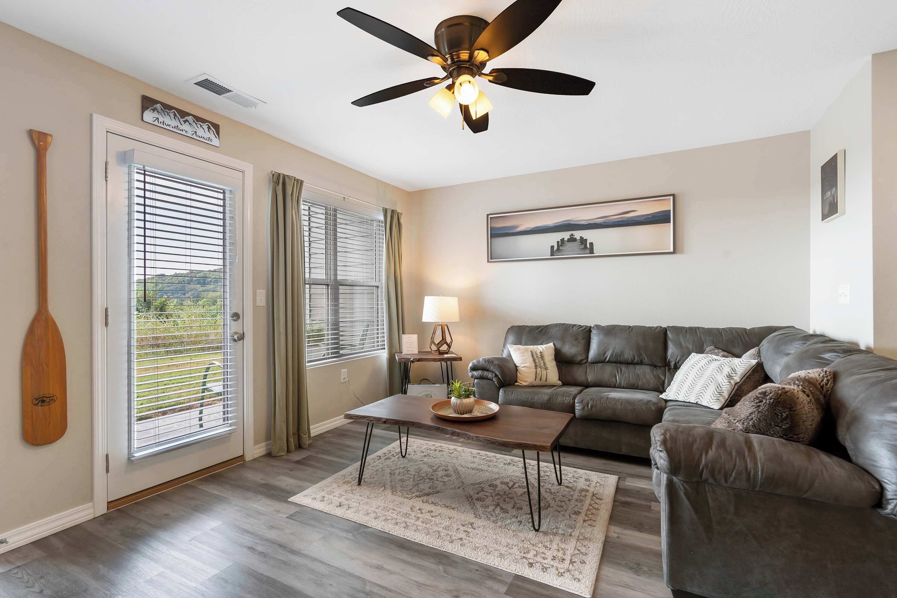 Condo, Multiple Beds, Patio, Mountain View (Branson Whirlwind Adventure) | Living area | 42-inch flat-screen TV with digital channels, fireplace