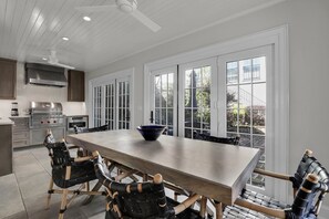 Dining - Luxurious Carriage House Steps to Forsyth Park by Lucky Savannah (Savannah)