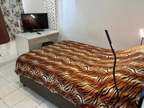 2 chambres, bureau, accès au Wi-Fi (inclus), literie fournie