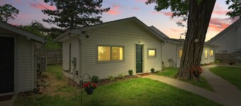 Cottage w/ Lake Access Unit 2