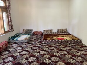 3 bedrooms, iron/ironing board, WiFi