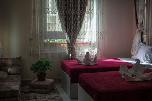 Deluxe Triple Room | View from room - Crown Hotel  (Cairo)