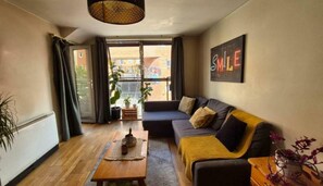 TV - Central Comfy 1Bd, Sleeps 4, 500Mtr to Temple Bar (Dublin)