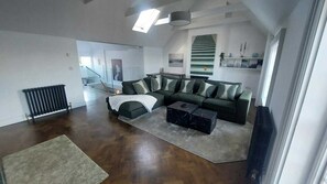 TV, fireplace, offices