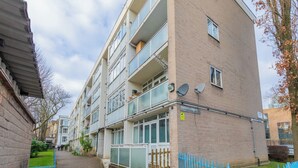 Exterior - Quaint 1BD Flat with Balcony in Maida Vale (Greater London)