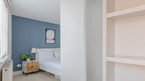 Unclassified image, 3 of 41, button - Beautifully Designed 1BD Flat, Near Balham Station (Greater London)