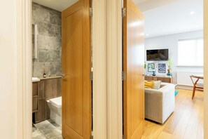 1 bedroom, Internet, bed sheets - Beautifully Designed 1BD Flat, Near Balham Station (Greater London)