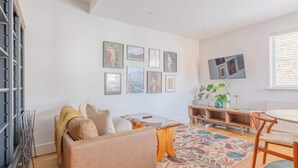 Unclassified image, 5 of 41, button - Beautifully Designed 1BD Flat, Near Balham Station (Greater London)