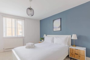 1 bedroom, internet, bed sheets - Beautifully Designed 1BD Flat, Near Balham Station (Greater London)