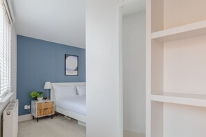 1 bedroom, internet, bed sheets - Beautifully Designed 1BD Flat, Near Balham Station (Greater London)