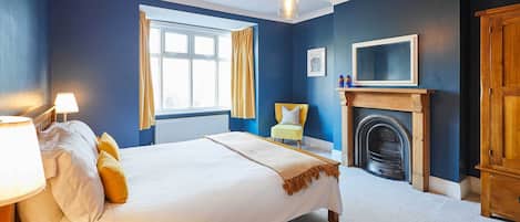 5 bedrooms, iron/ironing board, travel cot, WiFi